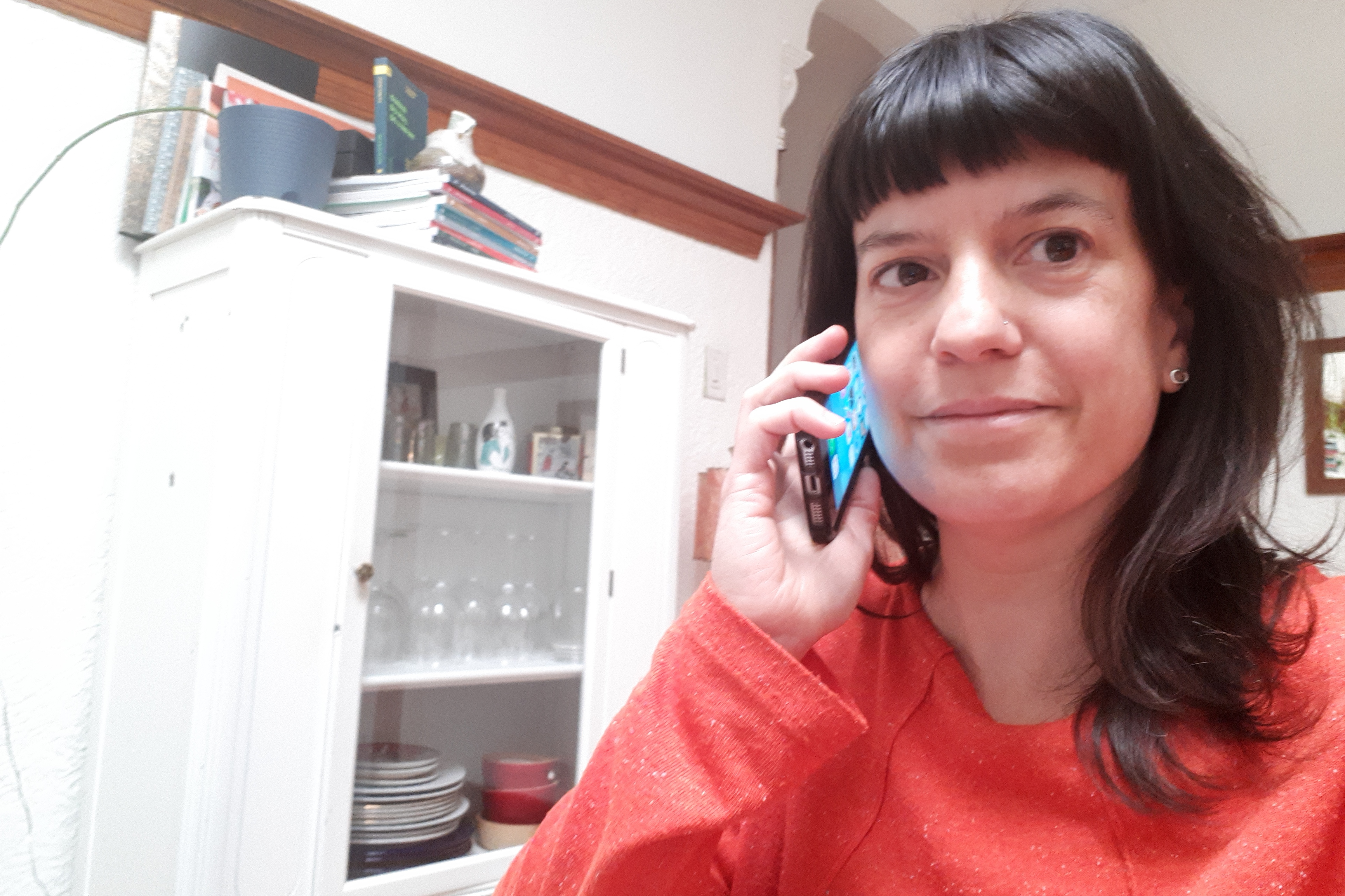 Danielle Lacroix, organisatrice communautaire pour l'OMHM, travaille de la maison ces jours-ci. Comme tous ses collègues qui contribuent aux appels, elle fait un travail d'écoute et oriente les locataires vers les bonnes ressources lorsqu'un besoin se fait sentir.
