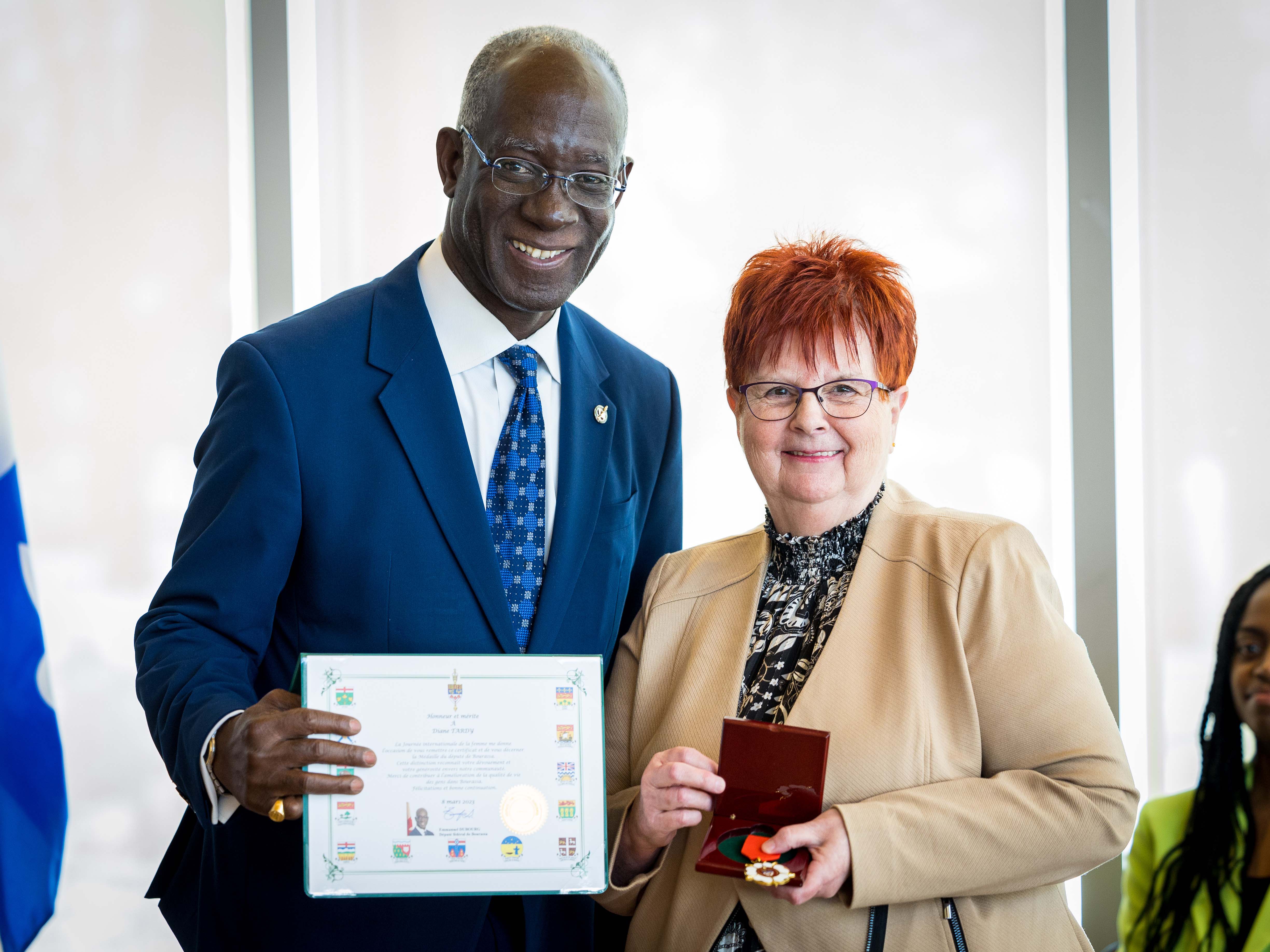 Diane Tardy a reçu la Médaille du député fédéral de Bourassa.