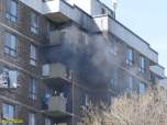 L’incendie a débuté vers 9 h dans un logement des habitations Angers. Crédit photo: Jean Longpré