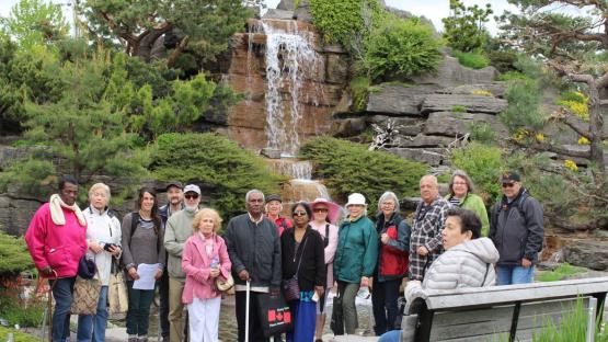 Une vingtaine de locataires ont participé à la visite guidée de Sentier urbain au Jardin botanique.