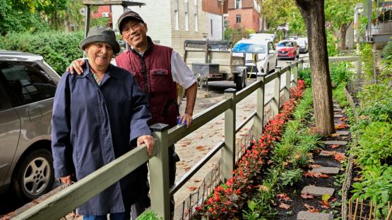 Pak Ling Cheng et Rose, aux habitations Dominion