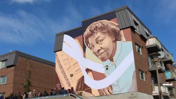 Murale Daisy Peterson Sweeney