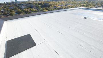 En 2021, l'OMHM a installé 8 toitures blanches dans son parc HLM.