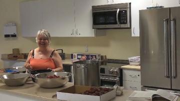 Les employés d’entretien de l'OMHM ont contribué au projet d’aménagement de cuisine initié par Mme Daneau aux habitations Gérard-Poitras.