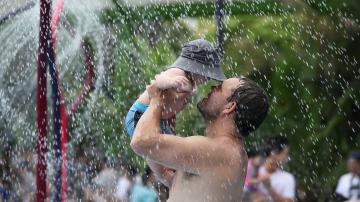 Les jeux d'eau seront fort utiles pour rafraîchir les Montréalais.